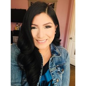 Meet your Posher, Alexandra